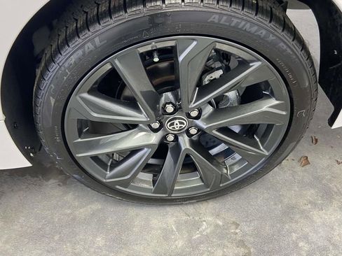 Used 2025 Toyota Corolla SE image 8