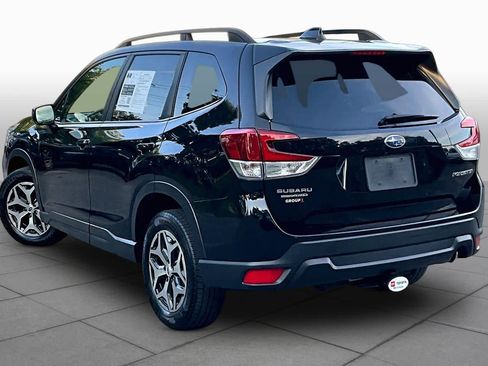 Used 2021 Subaru Forester Premium AWD/4WD image 12