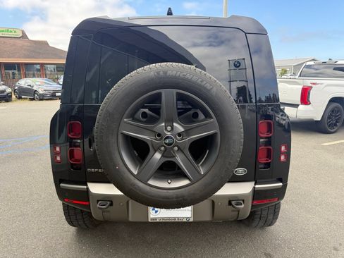 Used 2021 Land Rover Defender 110 X-Dynamic SE AWD/4WD image 5