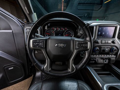 Used 2021 Chevrolet Silverado 1500 LT Trail Boss w/ Convenience Package II image 18