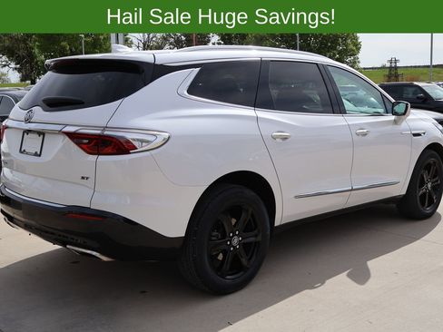 Used 2023 Buick Enclave Essence w/ Sport Touring Edition FWD image 6