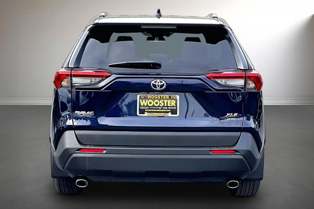 Used 2019 Toyota RAV4 XLE AWD/4WD image 6
