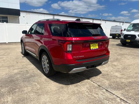 New 2026 Ford Explorer Platinum RWD image 5