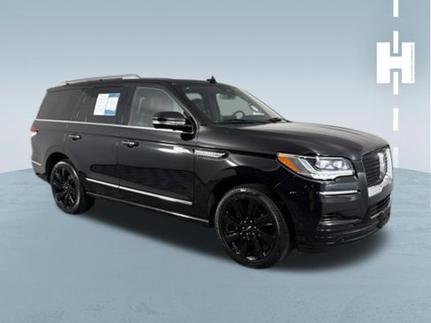 Used 2024 Lincoln Navigator Reserve AWD/4WD image 1