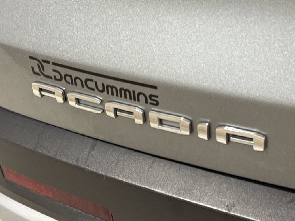 Used 2023 GMC Acadia SLT FWD image 27