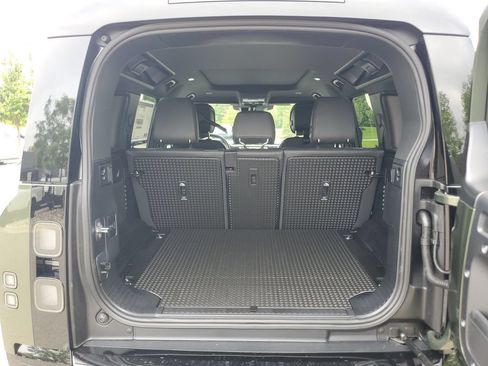 New 2026 Land Rover Defender 110 X-Dynamic SE AWD/4WD image 29