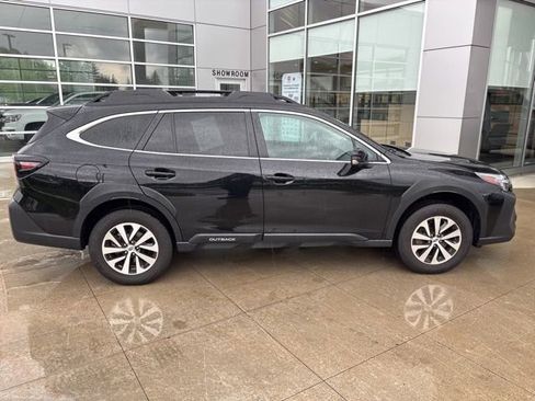 Used 2025 Subaru Outback Premium AWD/4WD image 8