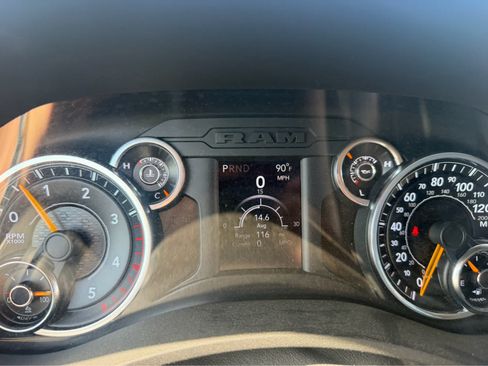 Used 2019 RAM 2500 Tradesman AWD/4WD image 9