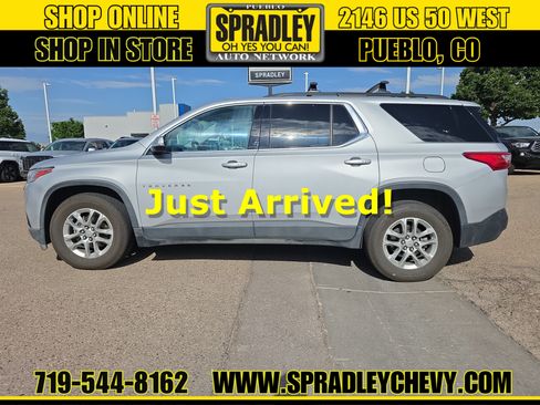 Used 2020 Chevrolet Traverse LT w/ Driver Confidence II Package AWD/4WD image 1