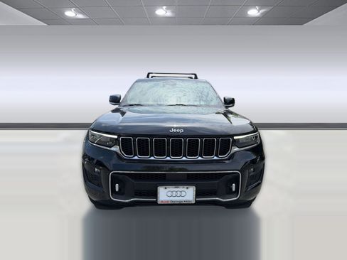 Used 2022 Jeep Grand Cherokee Overland w/ Luxury Tech Group IV AWD/4WD image 6
