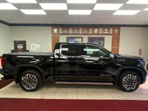 Used 2024 GMC Sierra 1500 Denali Ultimate image 10