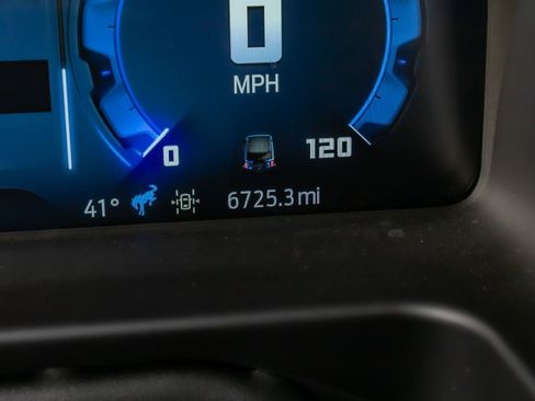 Used 2025 Ford Bronco Badlands image 20