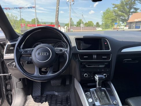 Used 2017 Audi Q5 2.0T Premium Plus w/ Technology Package AWD/4WD image 17