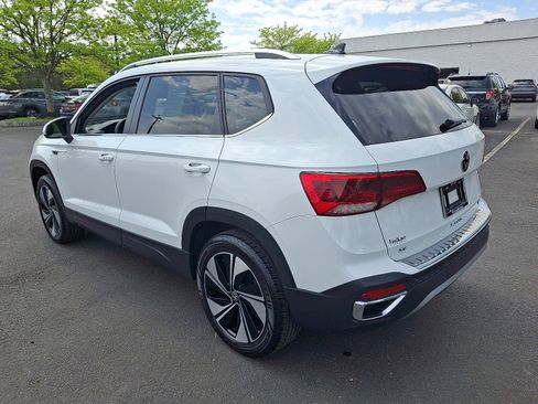 Used 2023 Volkswagen Taos SE AWD/4WD image 4