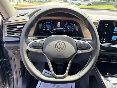 New 2026 Volkswagen Atlas SE FWD image 28