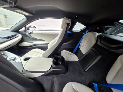 Used 2015 BMW i8 image 38