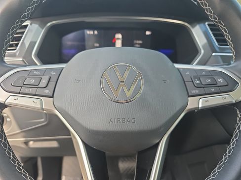 Certified 2023 Volkswagen Tiguan SE AWD/4WD image 12
