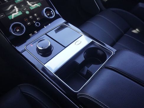 Used 2019 Land Rover Range Rover Velar R-Dynamic SE image 14