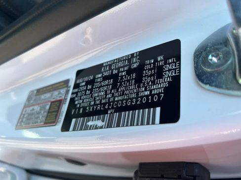 Certified 2025 Kia Sorento S image 18