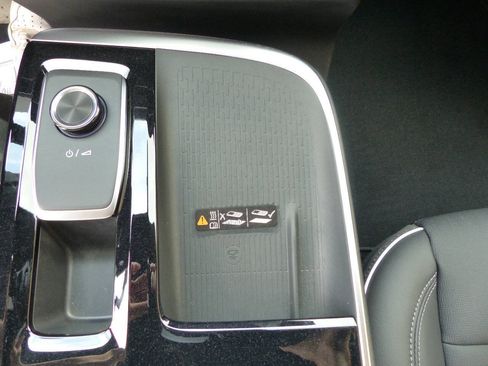 Used 2026 Buick Enclave Preferred w/ LPO, Floor Liner Package FWD image 40