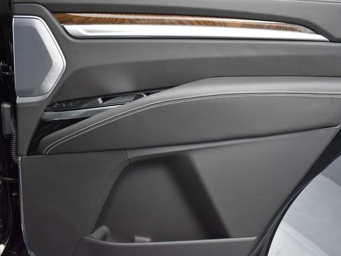 Certified 2025 Cadillac Escalade Sport Platinum image 35