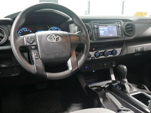 Used 2017 Toyota Tacoma SR image 13