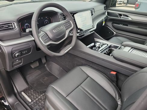 New 2026 Jeep Grand Wagoneer 4WD image 23