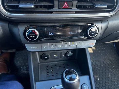 Used 2022 Hyundai Kona Limited AWD/4WD image 12