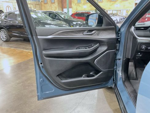 Used 2026 Jeep Grand Cherokee Limited w/ Trailer Tow Package AWD/4WD image 9