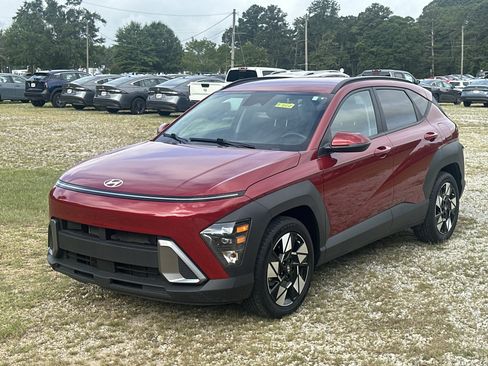 Used 2025 Hyundai Kona SEL FWD image 1