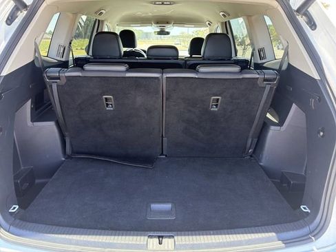 Used 2024 Volkswagen Atlas SE FWD image 18