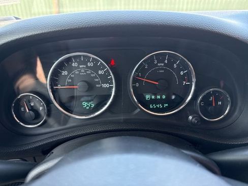 Used 2016 Jeep Wrangler Unlimited Rubicon AWD/4WD image 15