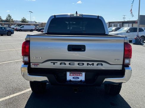 Used 2023 Toyota Tacoma SR5 AWD/4WD image 4