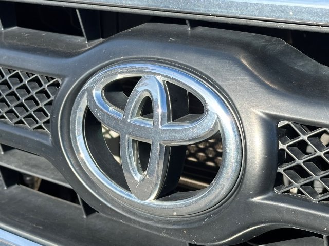 Used 2013 Toyota Tacoma 4x4 Double Cab w/ SR5 Pkg image 8
