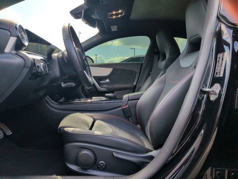 Used 2022 Mercedes-Benz CLA 250 4MATIC image 11