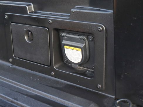 Used 2023 Toyota Tacoma TRD Off-Road image 15