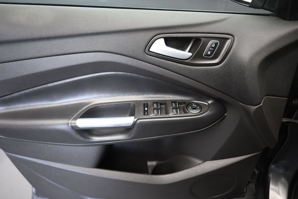 Used 2019 Ford Escape SEL AWD/4WD image 10