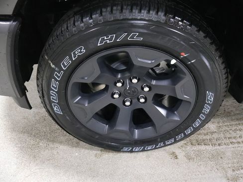 New 2026 RAM 1500 4x4 Crew Cab image 7