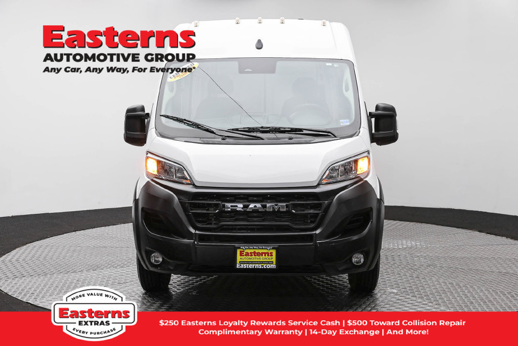 Used 2025 RAM ProMaster 2500 w/ Convenience Group FWD image 3