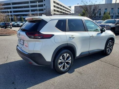 Certified 2022 Nissan Rogue SV w/ SV Premium Package image 4