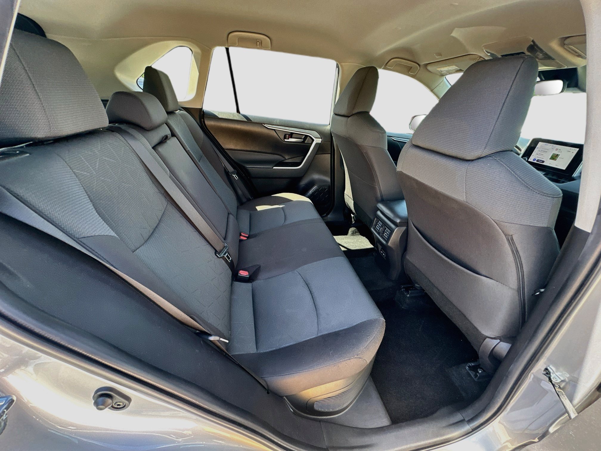 Used 2025 Toyota RAV4 XLE AWD/4WD image 22