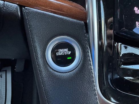 Used 2019 Cadillac Escalade ESV Luxury image 33