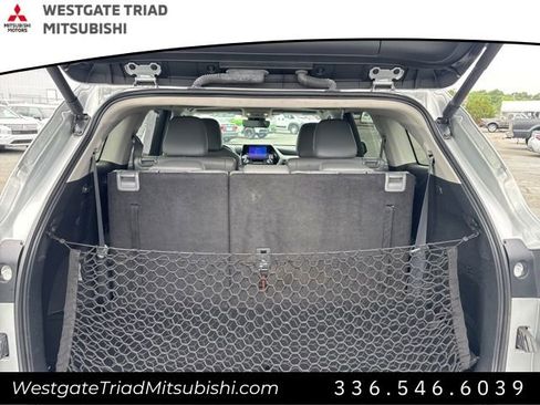 Used 2024 Toyota Highlander XLE AWD/4WD image 21