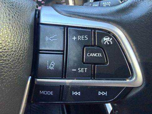 Used 2023 Toyota Highlander XSE AWD/4WD image 19