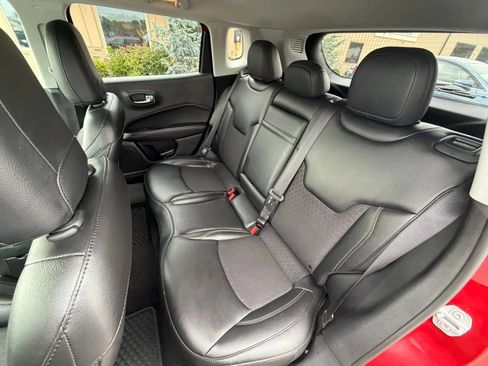 Used 2019 Jeep Compass Latitude w/ Popular Equipment Group AWD/4WD image 22