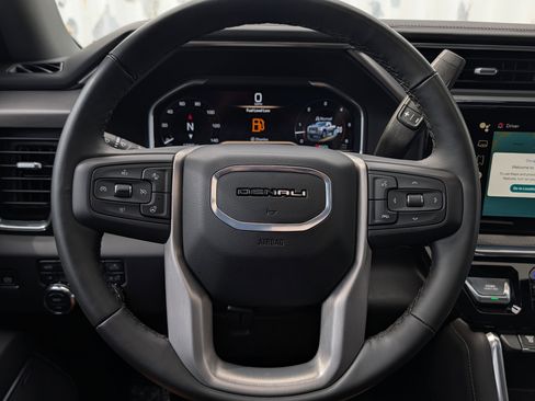 Used 2025 GMC Sierra 3500 Denali w/ Denali Reserve Package AWD/4WD image 31