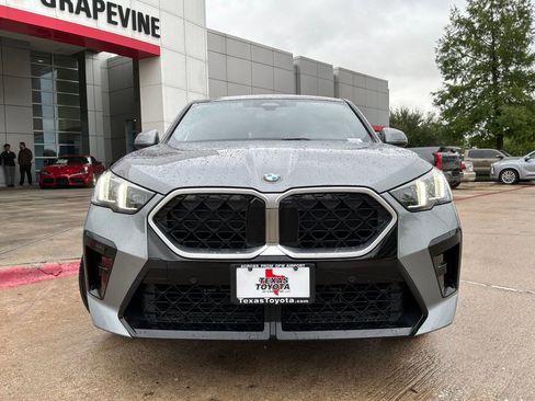 Used 2025 BMW X2 xDrive28i w/ M Sport Package AWD/4WD image 3