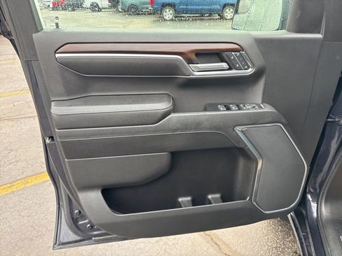 Used 2023 GMC Sierra 1500 SLT image 8