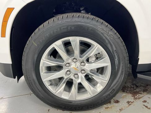 Used 2025 Chevrolet Tahoe Premier AWD/4WD image 26
