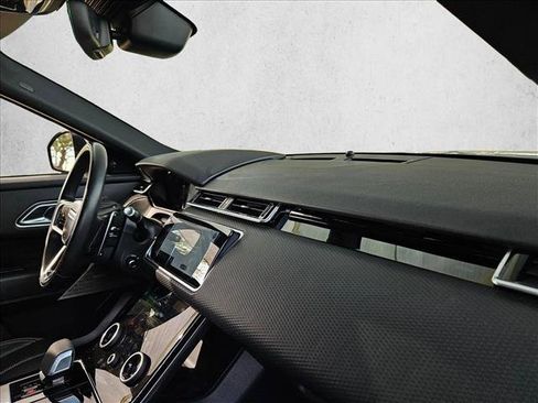 Used 2021 Land Rover Range Rover Velar R-Dynamic S image 23